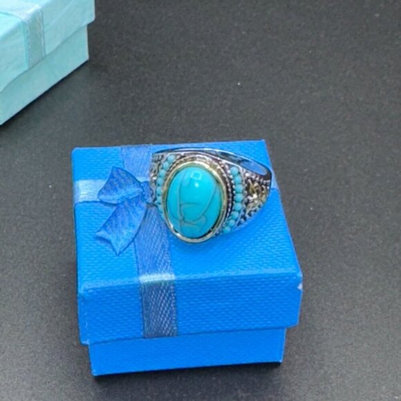 Turquoise Ring Gold and Silver Tone Unisex Size 9-11 - Picture 11 of 16
